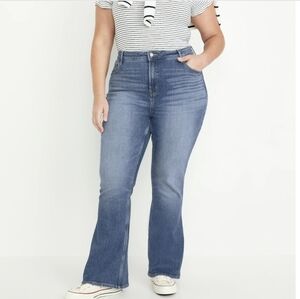 26•28•30 - Old Navy • FitsYou 3-Sizes-in-1 Extra High-Waisted Flare Jeans